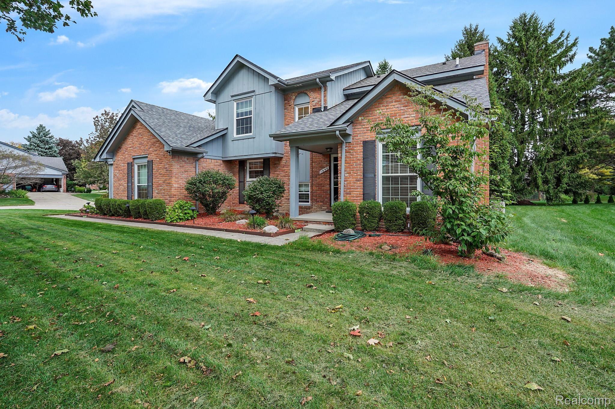 1440 Fawn Court Rochester, MI 48309 - Photo 2 of 24 DSC02568.jpg