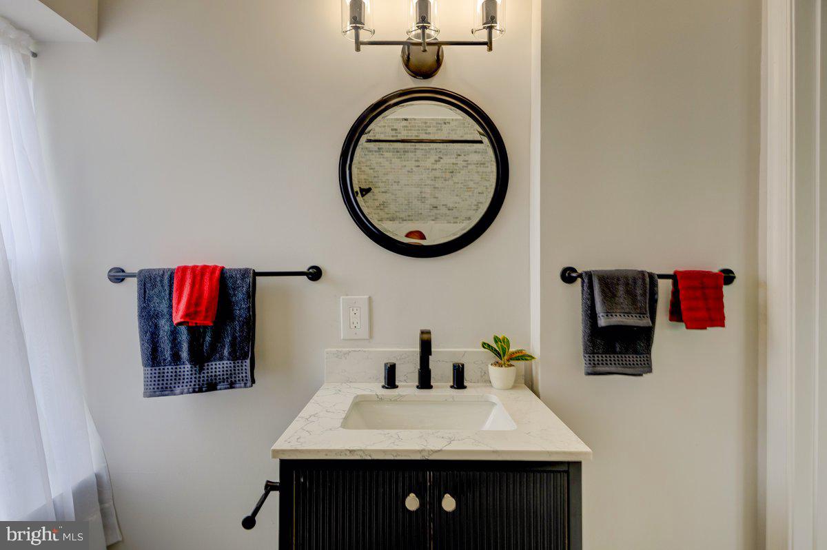 6732 Windsor Mill Road Gwynn Oak, MD 21207 - Photo 25 of 49 Owner's Suite - Bath