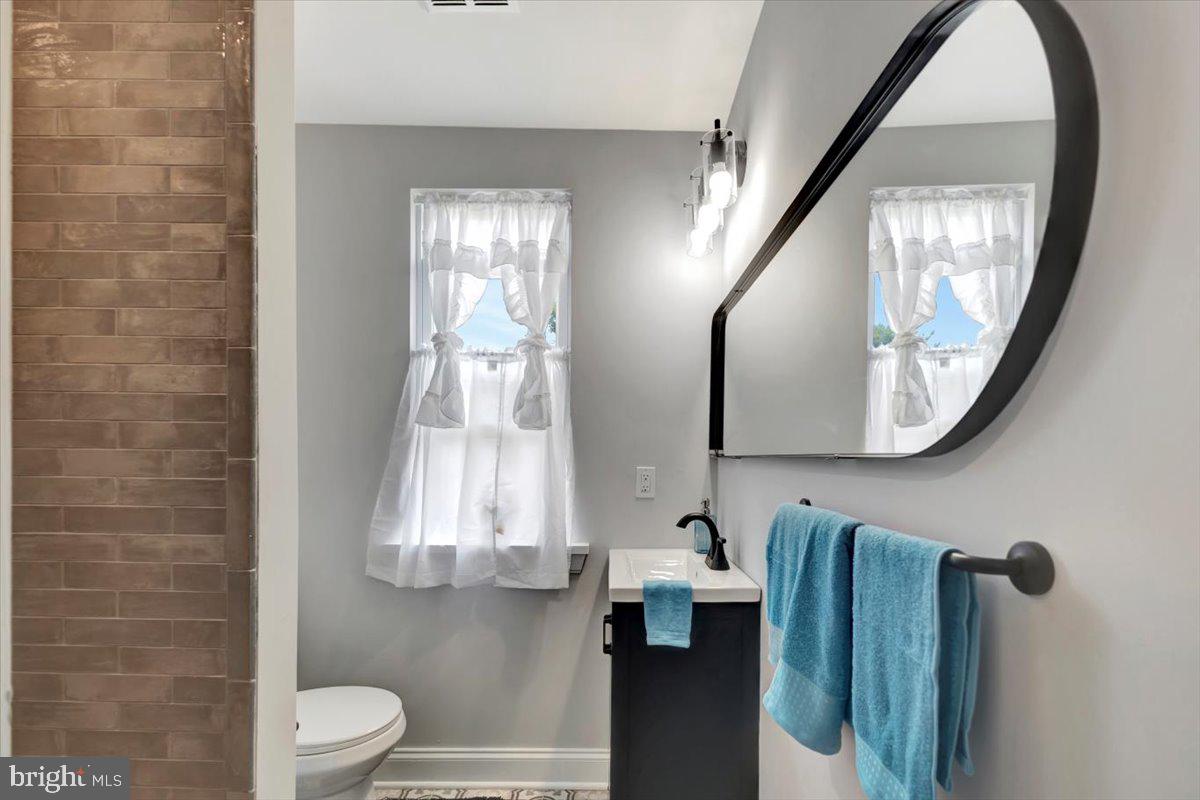 6732 Windsor Mill Road Gwynn Oak, MD 21207 - Photo 36 of 49 Hall Bath