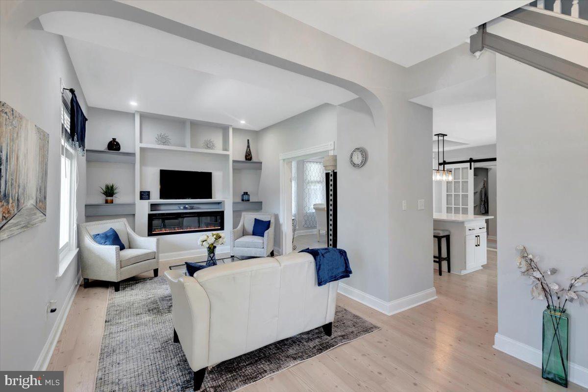 6732 Windsor Mill Road Gwynn Oak, MD 21207 - Photo 8 of 49 Living Room