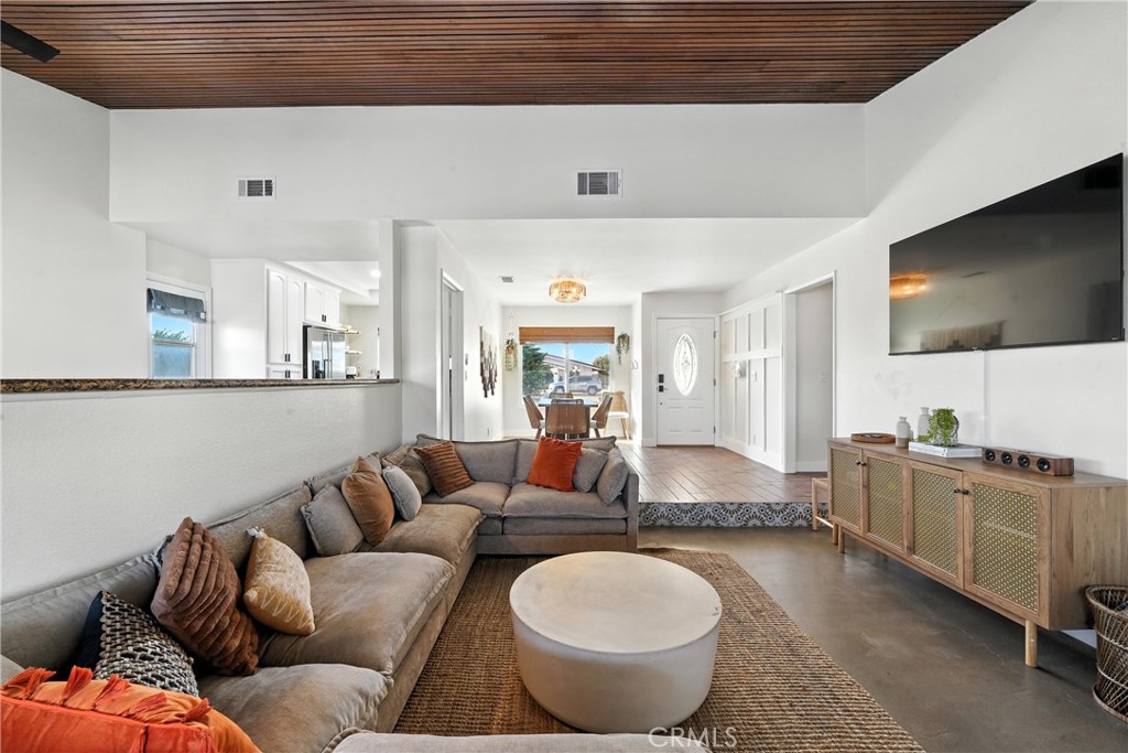 14536 Ketch Lane Helendale, CA 92342 - Photo 9 of 68