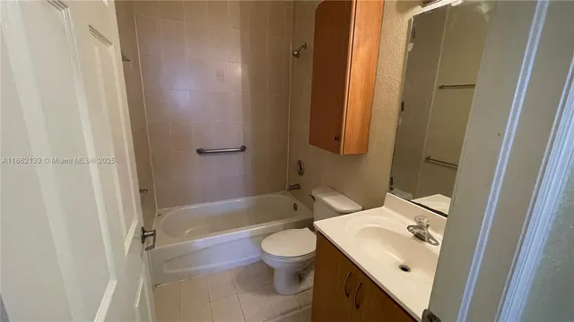 $2,000 | 318 East 6th Street, Unit 101, Hialeah, FL 33010