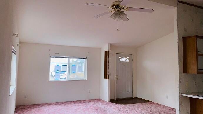 555 Freeman Road, Unit 25 Central Point, OR 97502 - Photo 10 of 33 431-415891 LIVING ROOM