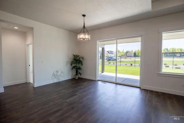 $824,999 | 173 East Jarvis Street, Meridian, ID 83642