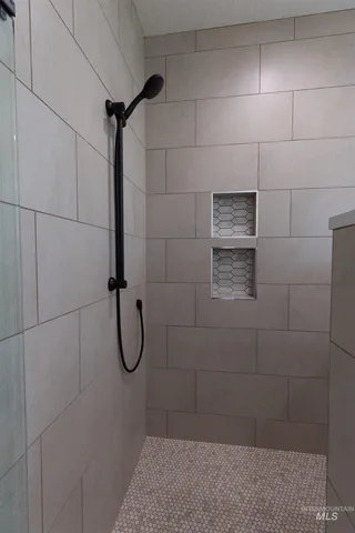 $824,999 | 173 East Jarvis Street, Meridian, ID 83642