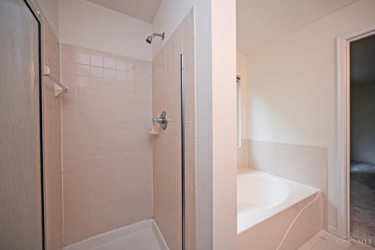 7905 Ramble View, Unit 301 Cincinnati, OH 45231 - Photo 29 of 44