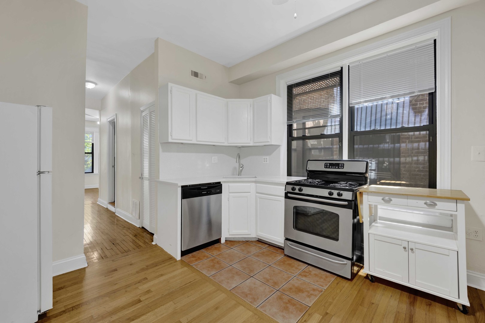 616 South Loomis Street, Unit 2 Chicago, IL 60607 - Photo 8 of 16