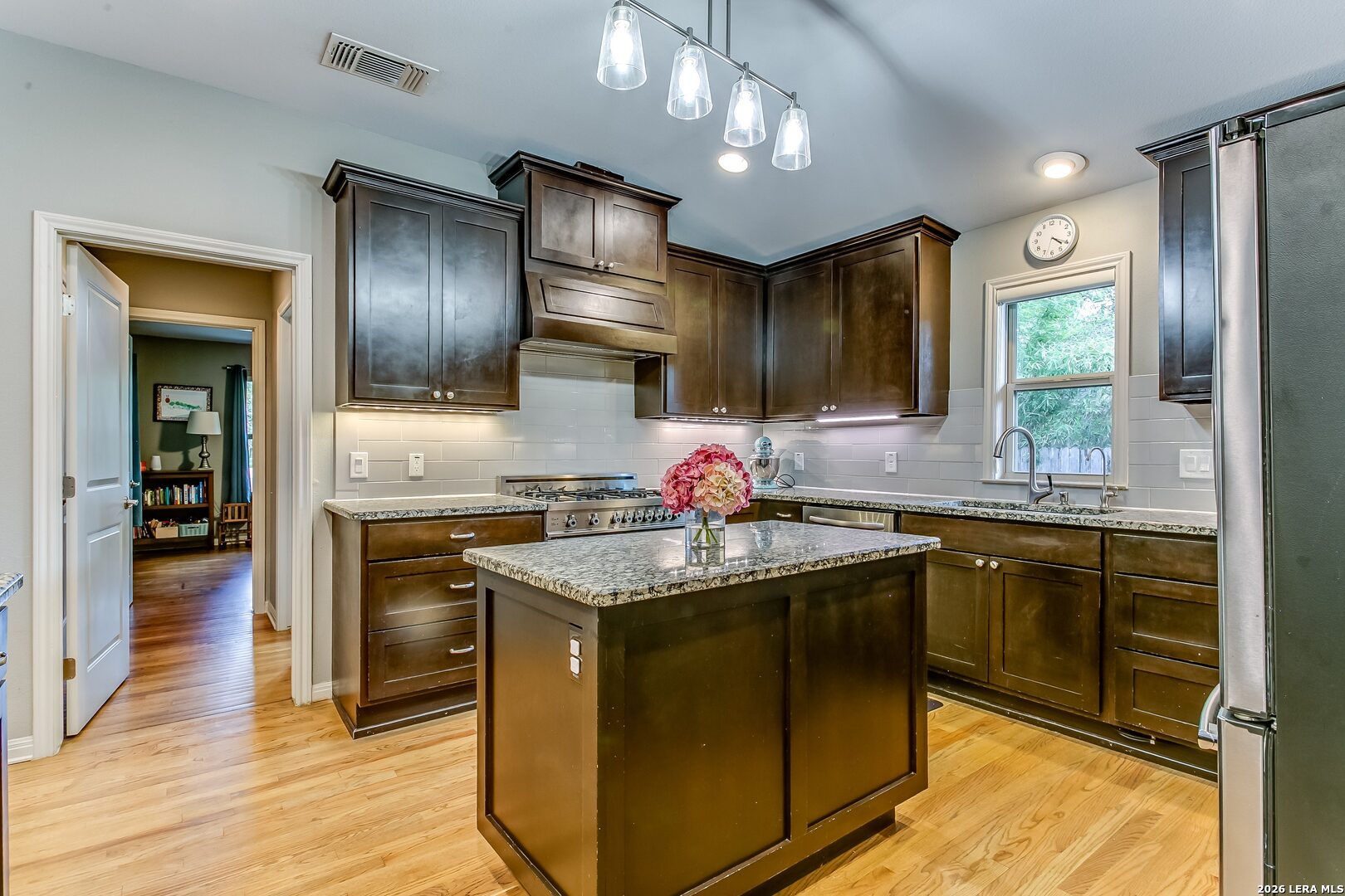 411 Garraty Road Terrell Hills, TX 78209 - Photo 5 of 28