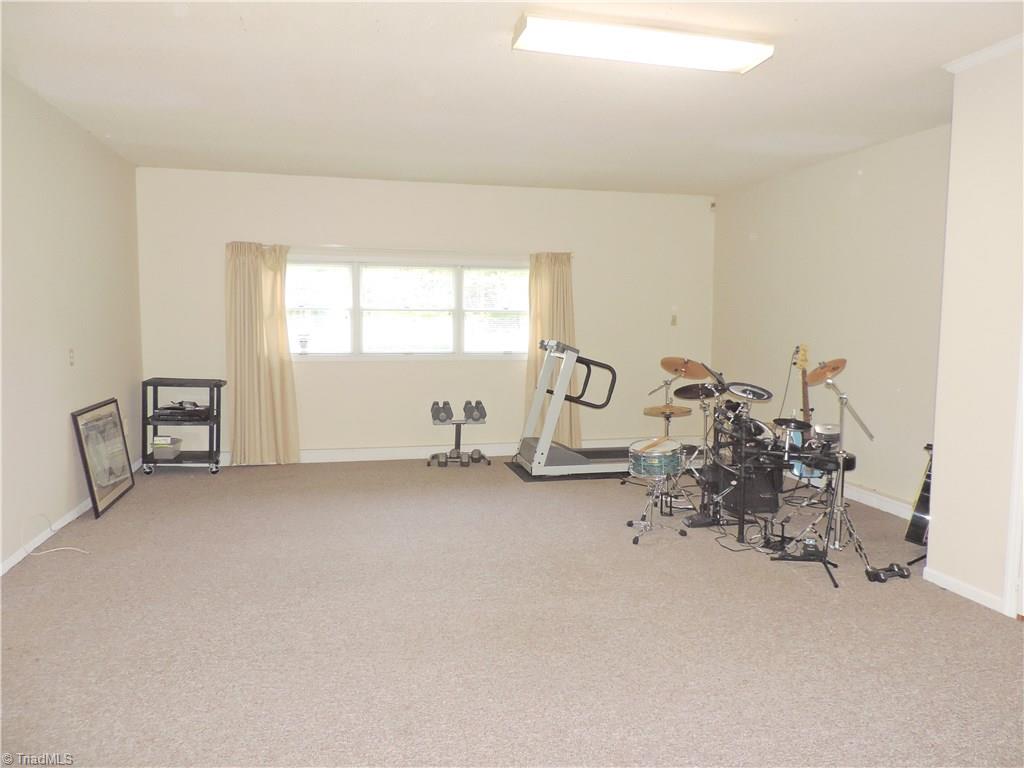 7075 Shop Road Pfafftown, NC 27040 - Photo 7 of 17 Gallery Image 7