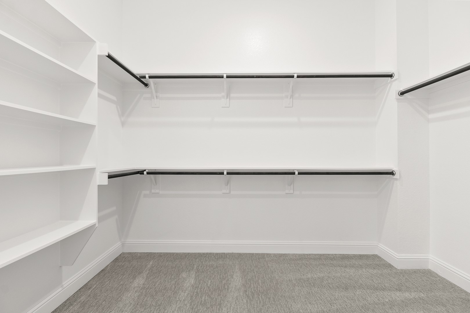 7814 River Bluet Place Fulshear, TX 77441 - Photo 20 of 33 Primary Closet