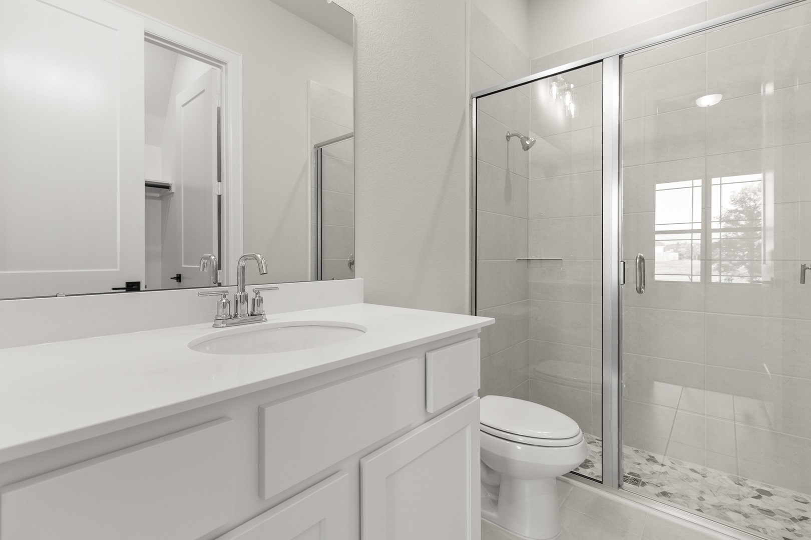 7814 River Bluet Place Fulshear, TX 77441 - Photo 22 of 33 Secondary Bathroom3