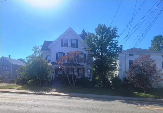 $1,850 | 25 Granite Street, Unit 2, Westerly, RI 02891