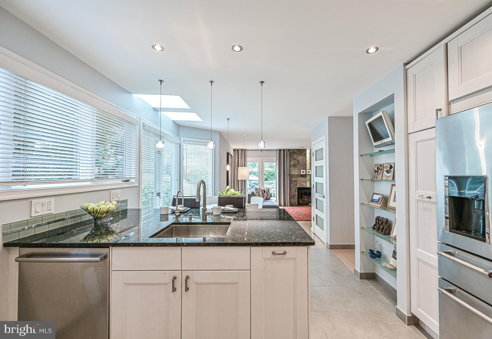 1551 Regatta Lane Reston, VA 20194 - Photo 16 of 48 Kitchen