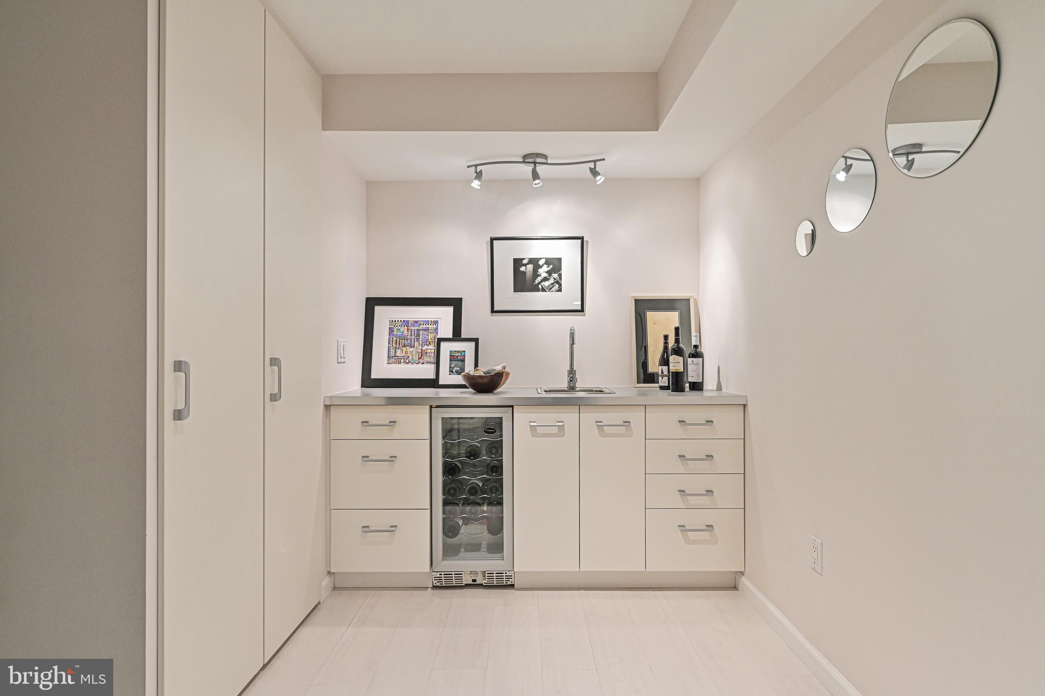 1551 Regatta Lane Reston, VA 20194 - Photo 32 of 48 Lower Level Wet Bar