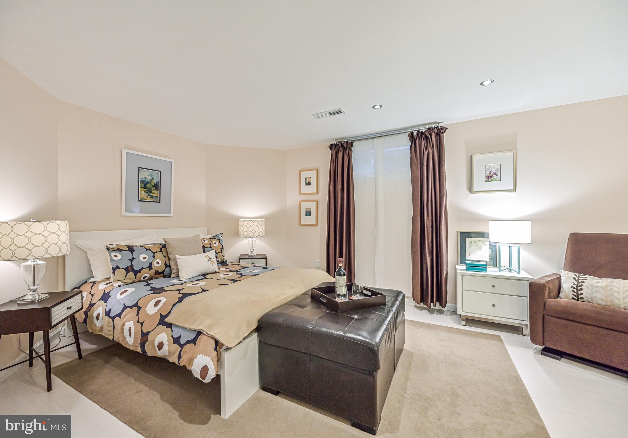 1551 Regatta Lane Reston, VA 20194 - Photo 33 of 48 Guest Room