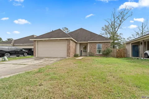 $218,000 | 32490 Lake Pointe Boulevard, Denham Springs, LA 70726