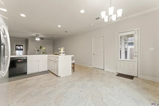 $218,000 | 32490 Lake Pointe Boulevard, Denham Springs, LA 70726