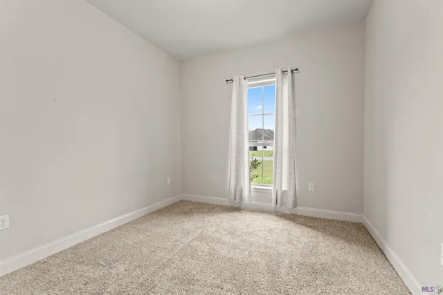 $218,000 | 32490 Lake Pointe Boulevard, Denham Springs, LA 70726