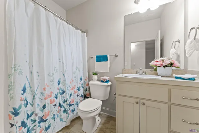 $218,000 | 32490 Lake Pointe Boulevard, Denham Springs, LA 70726