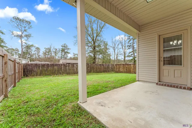 $218,000 | 32490 Lake Pointe Boulevard, Denham Springs, LA 70726