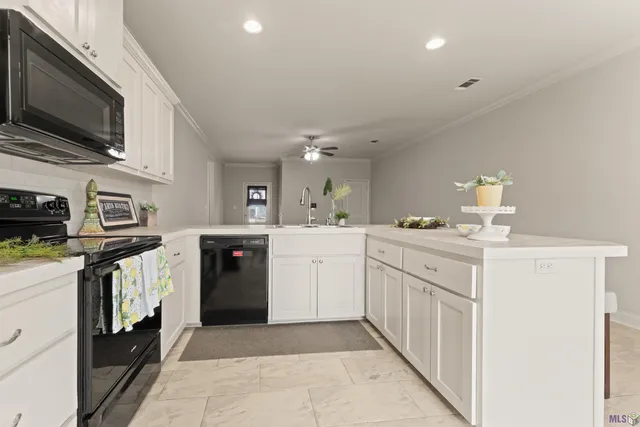 $218,000 | 32490 Lake Pointe Boulevard, Denham Springs, LA 70726