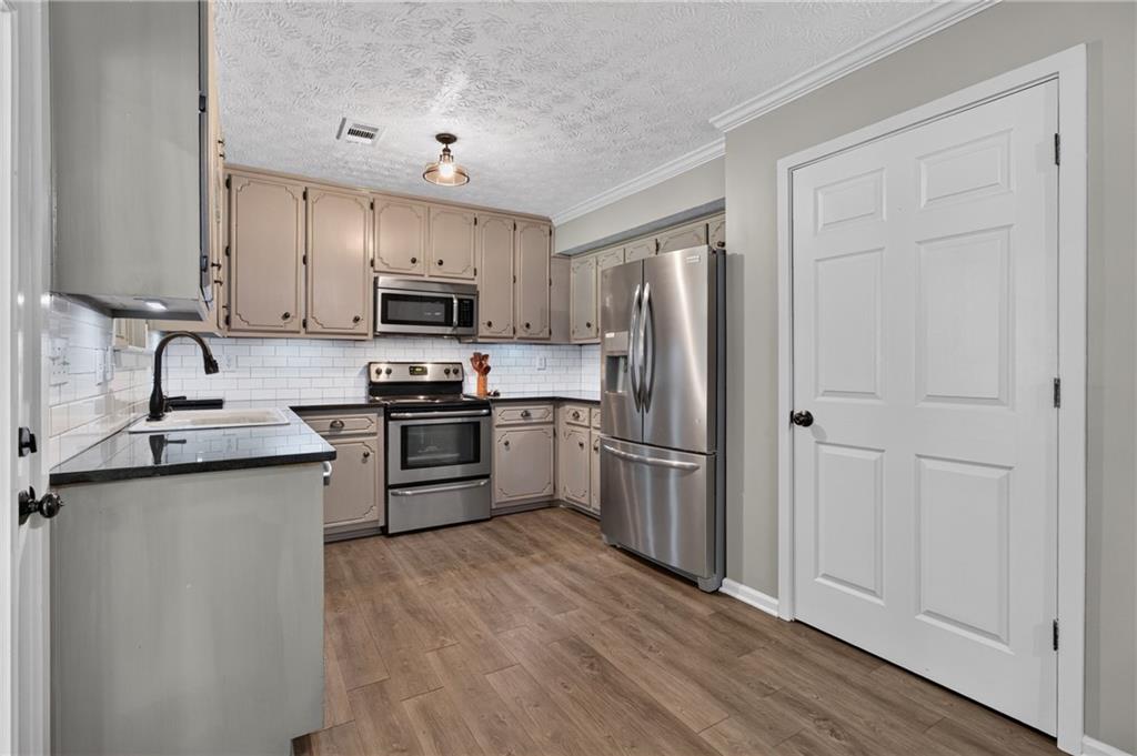 5070 Hudson Road Loganville, GA 30052 - Photo 14 of 49