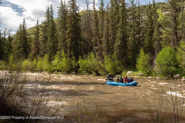 a view of a pathway of a building