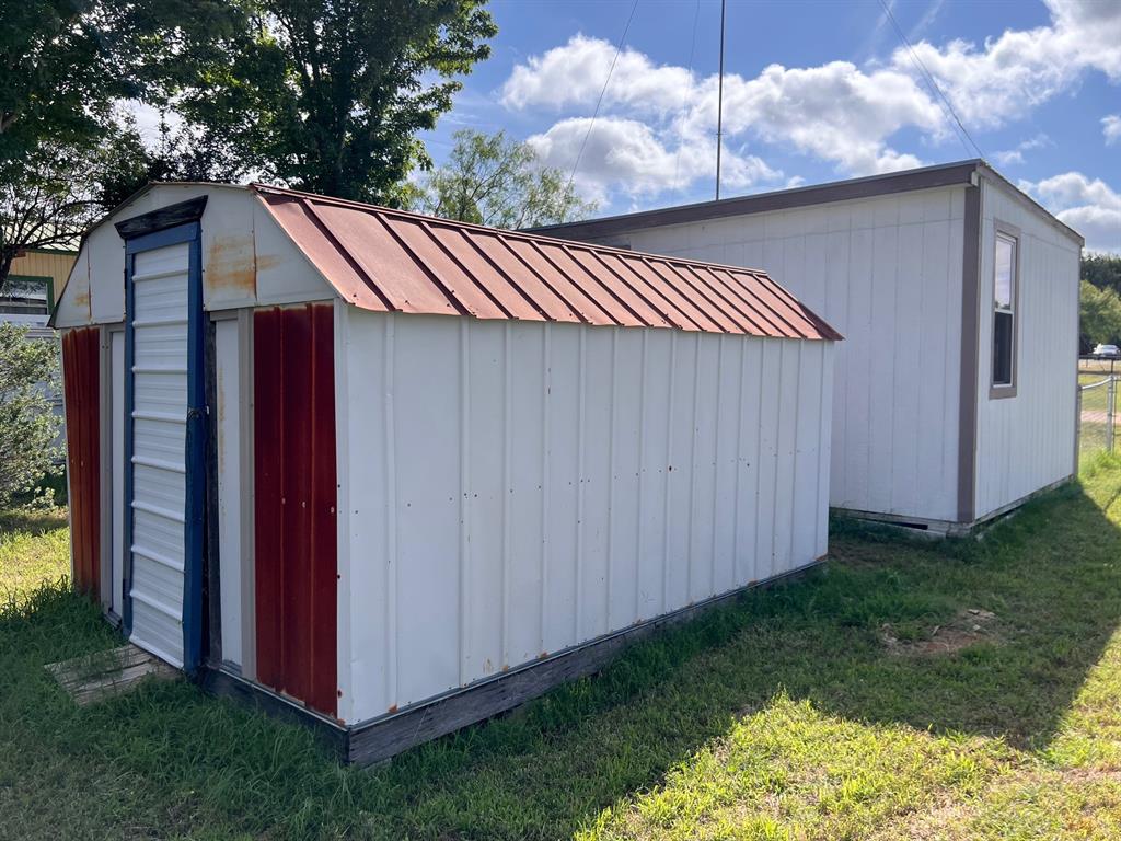 242 Treasure Beach Comanche, TX 76442 - Photo 24 of 32