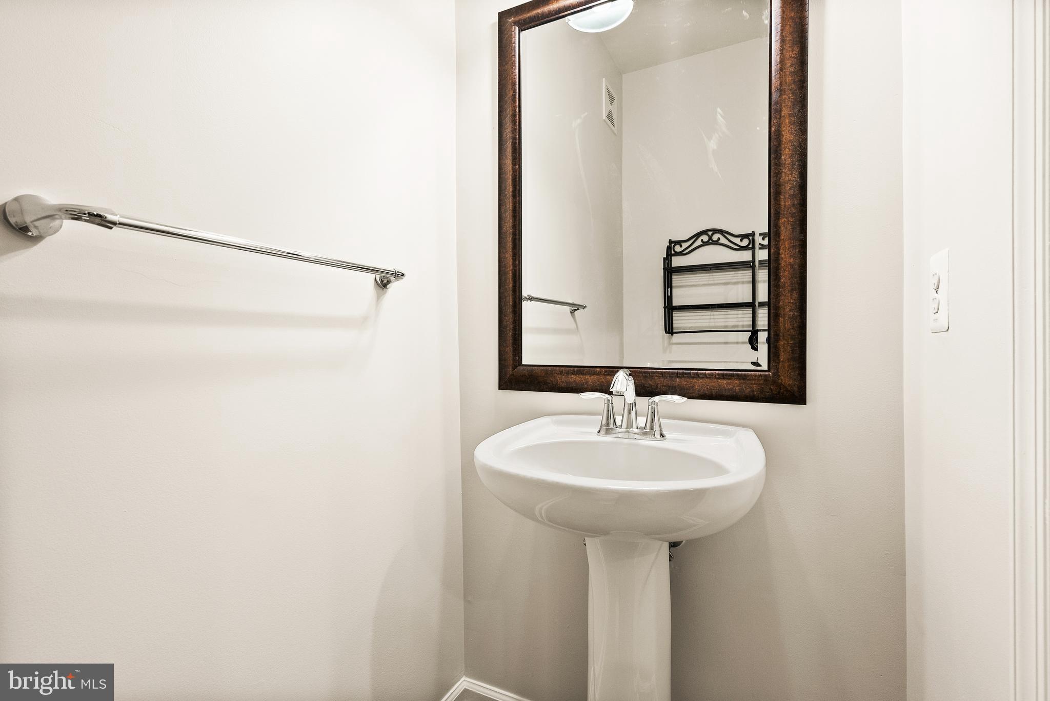 22678 Verde Gate Terrace Brambleton, VA 20148 - Photo 13 of 36 Powder Room