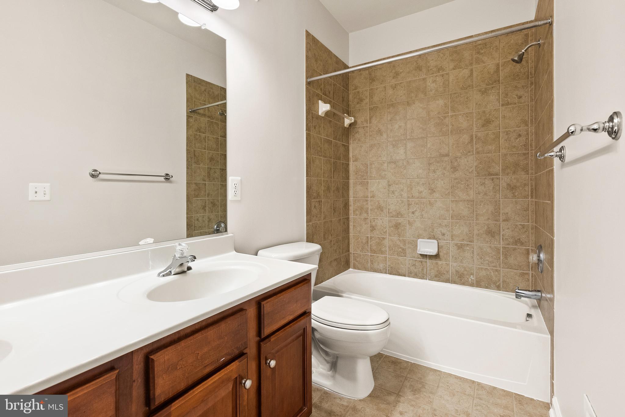 22678 Verde Gate Terrace Brambleton, VA 20148 - Photo 32 of 36 Upper Level Hall Bath