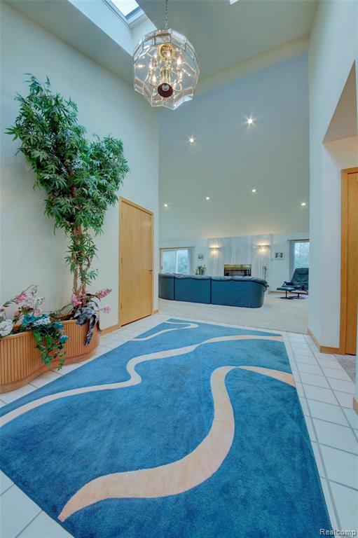 26198 Steele Road Farmington Hills, MI 48331 - Photo 5 of 31