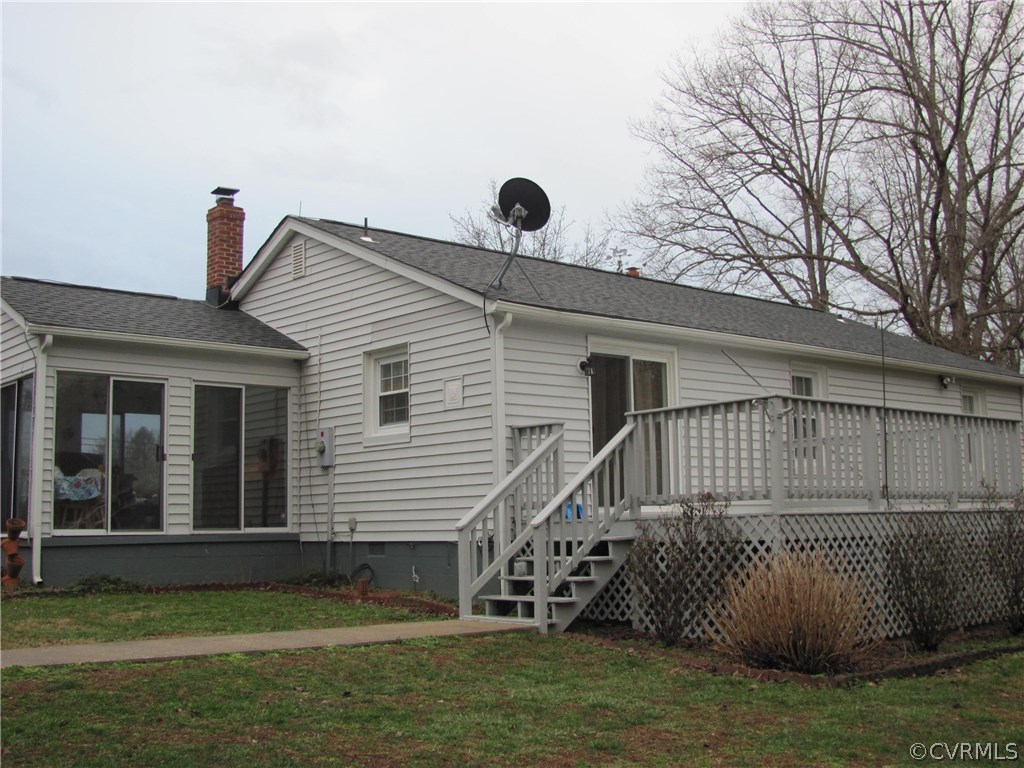 16160 Tyler Station Road Beaverdam, VA 23015 - Photo 12 of 17 a front view of a house with garden