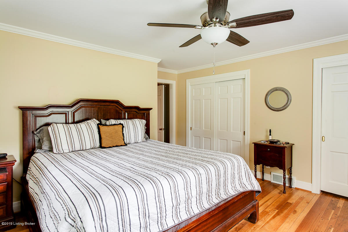 2301 Gray Fox Road Louisville, KY 40205 - Photo 25 of 55 First Floor Master