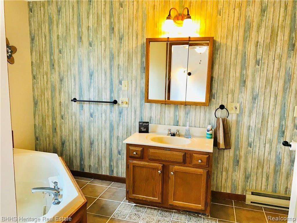 8490 Antcliff Road Howell, MI 48855 - Photo 19 of 30