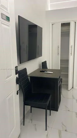 $1,400 | 1150 Normandy Drive, Unit 103, Miami Beach, FL 33141