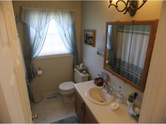 1241 Goffstown Road Manchester, NH 03102 - Photo 12 of 21