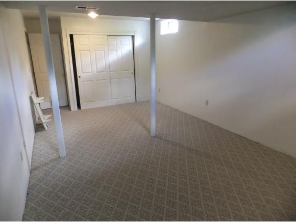 1241 Goffstown Road Manchester, NH 03102 - Photo 15 of 21