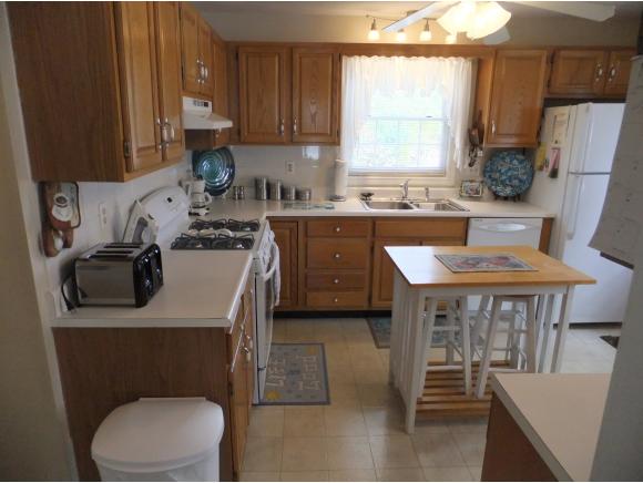 1241 Goffstown Road Manchester, NH 03102 - Photo 6 of 21