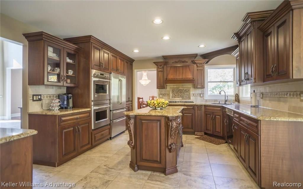 5259 Park Ridge Drive West Bloomfield, MI 48323 - Photo 7 of 39