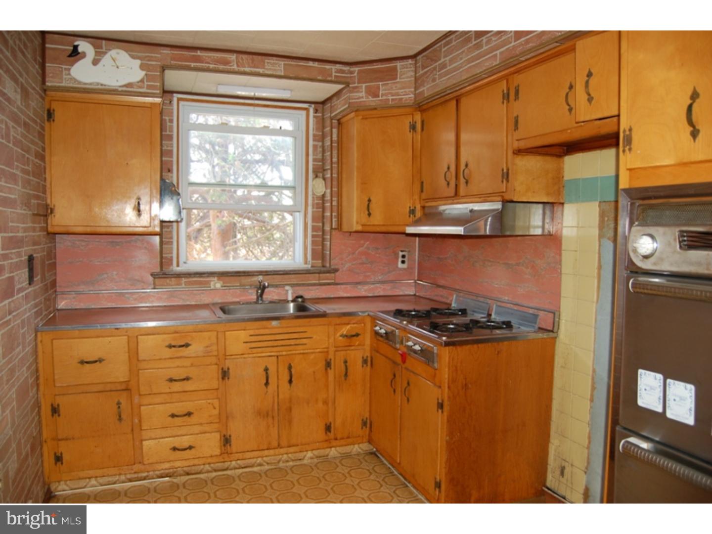 1107 Ripley Street Philadelphia, PA 19111 - Photo 11 of 15 Kitchen