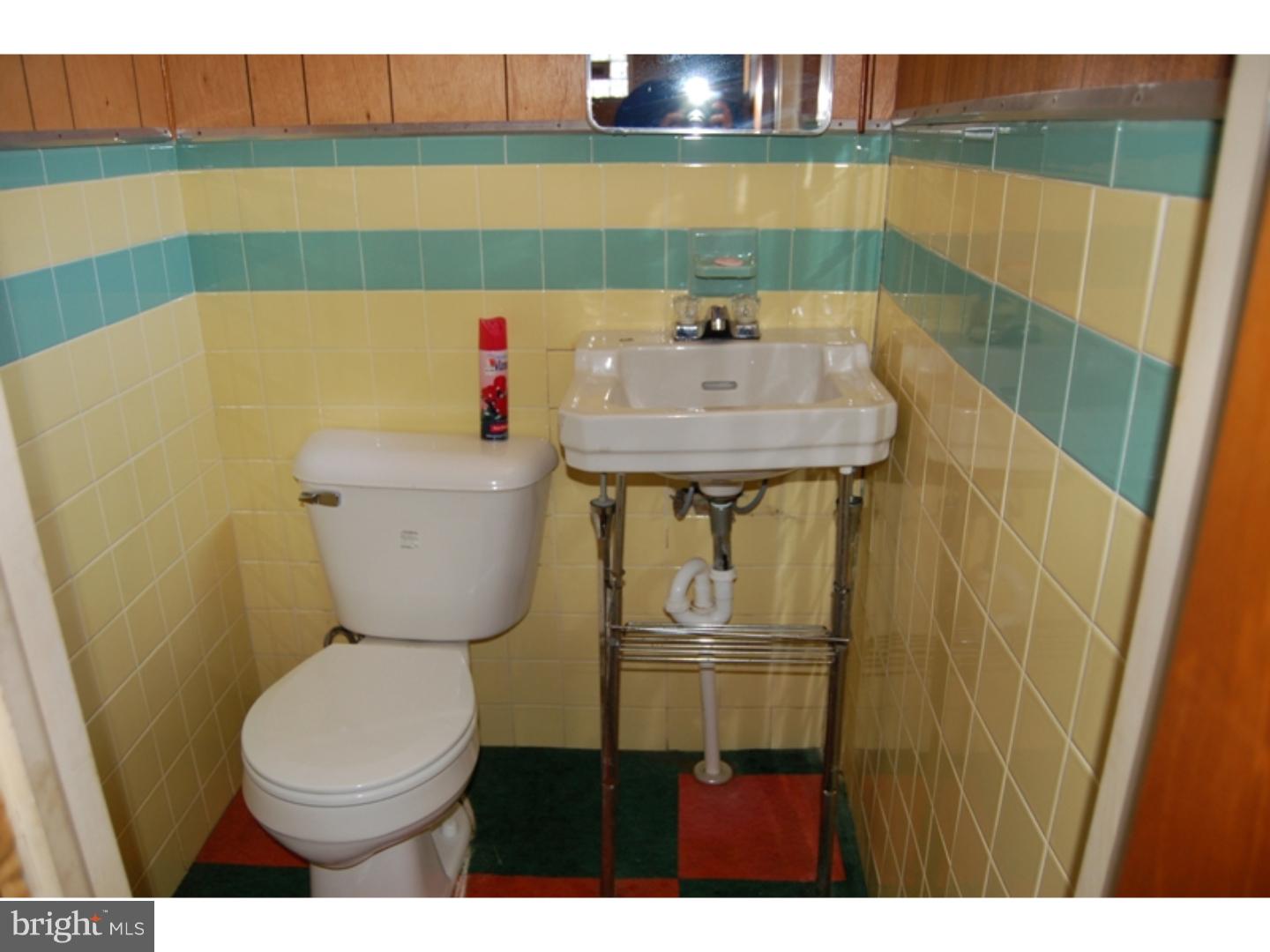 1107 Ripley Street Philadelphia, PA 19111 - Photo 5 of 15 Bathroom