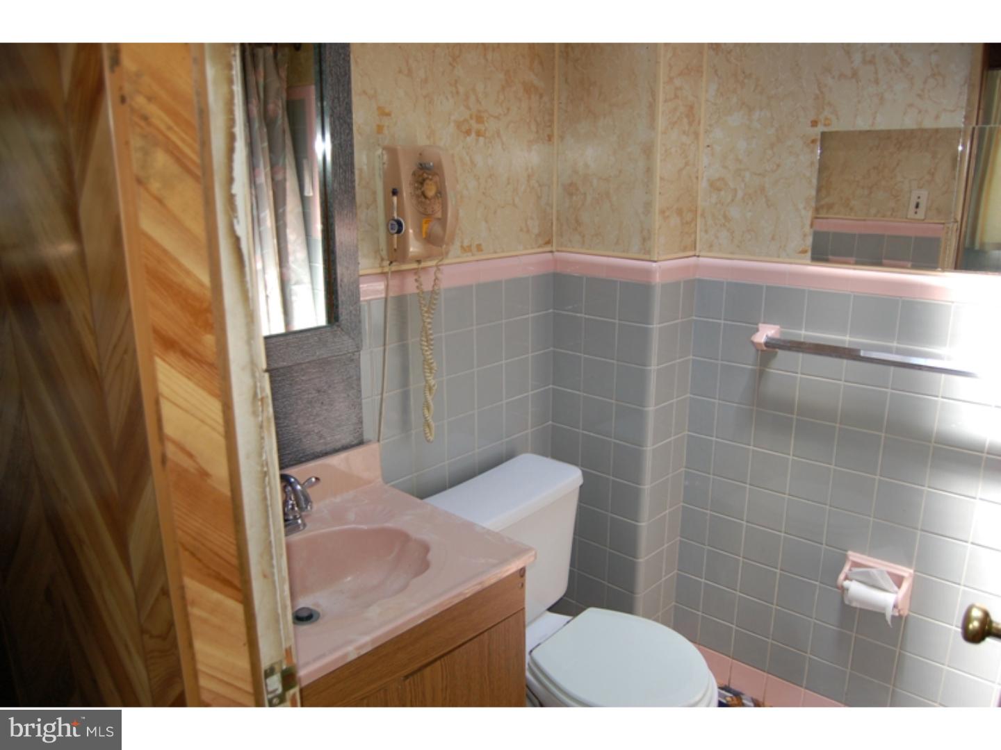 1107 Ripley Street Philadelphia, PA 19111 - Photo 6 of 15 Bathroom