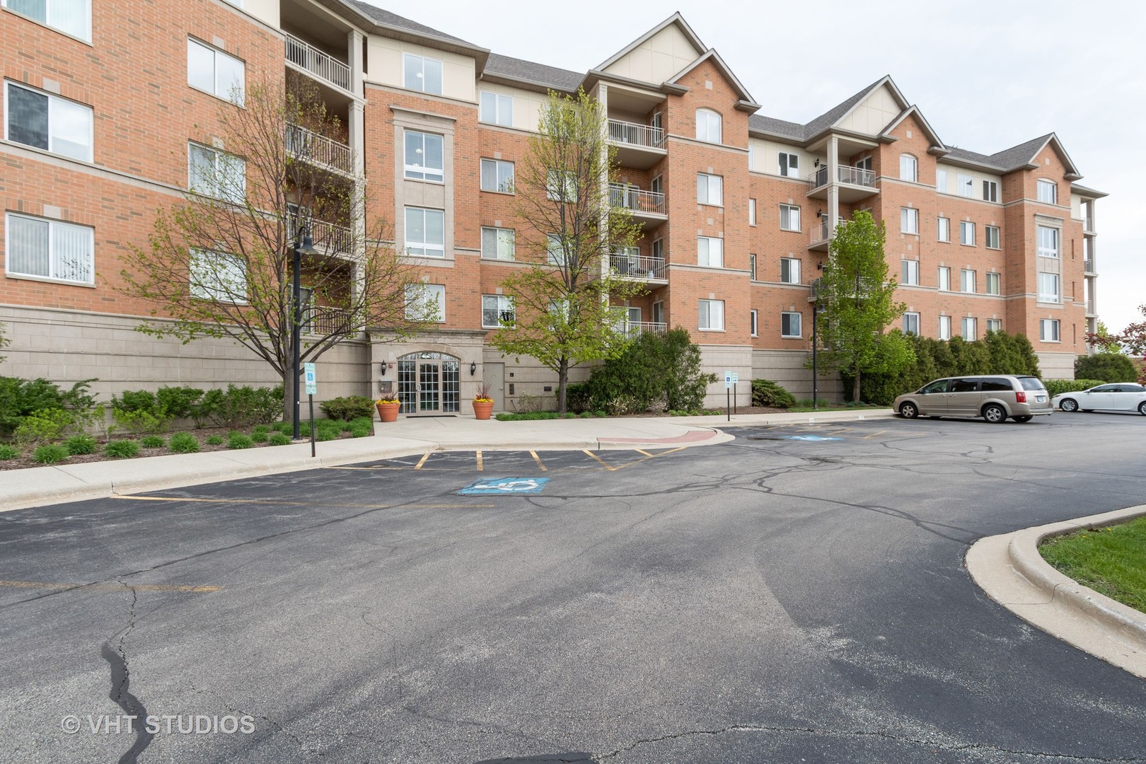 125 North Buffalo Grove Road, Unit 108 Buffalo Grove, IL 60089 - Photo 1 of 13