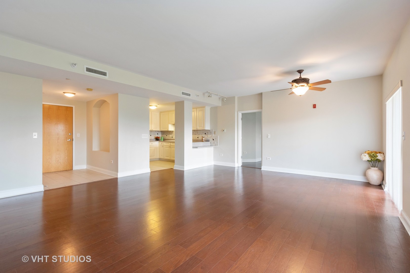 125 North Buffalo Grove Road, Unit 108 Buffalo Grove, IL 60089 - Photo 6 of 13