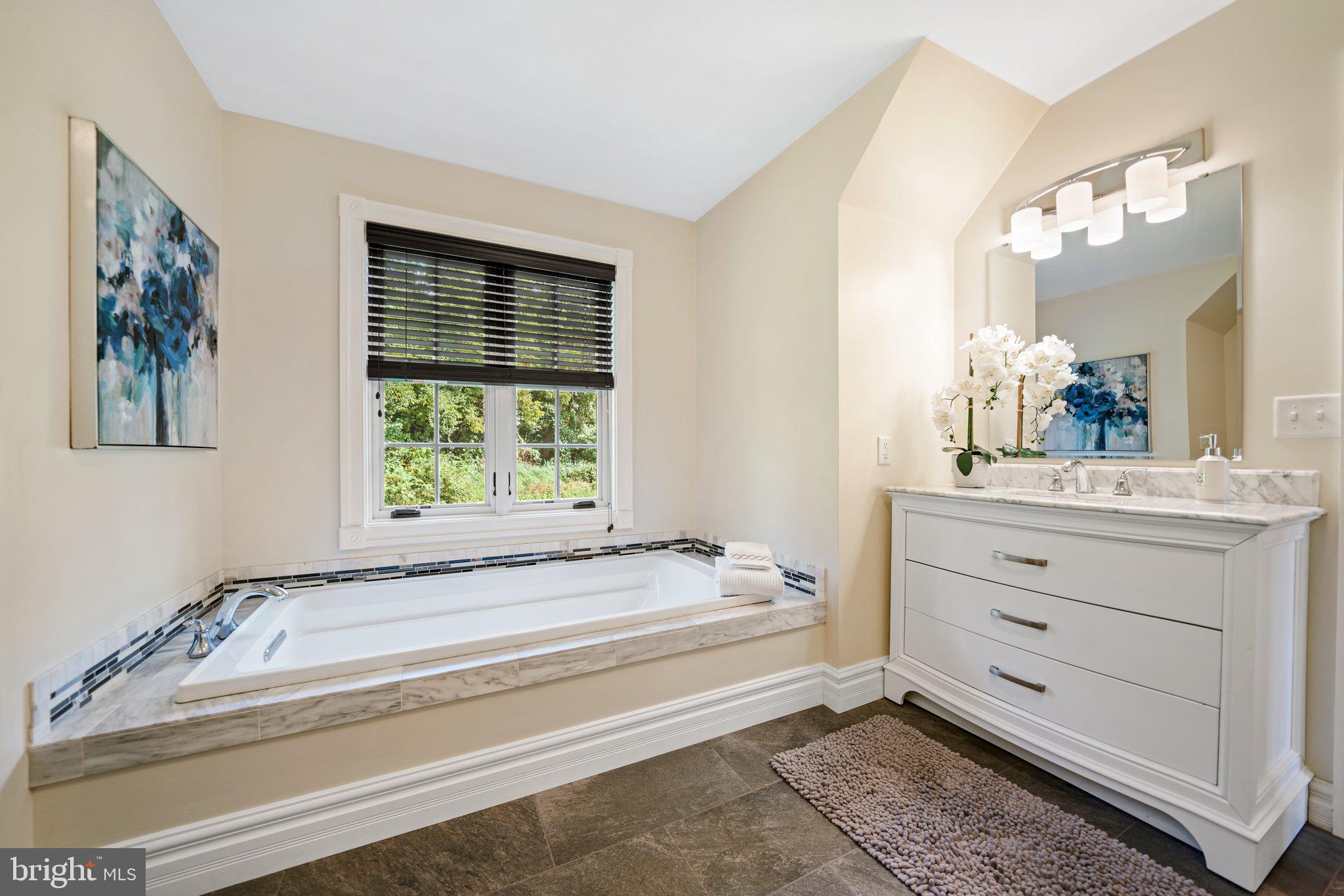 157 East Hillendale Road Kennett Square, PA 19348 - Photo 42 of 52 2nd floor Primary bathroom