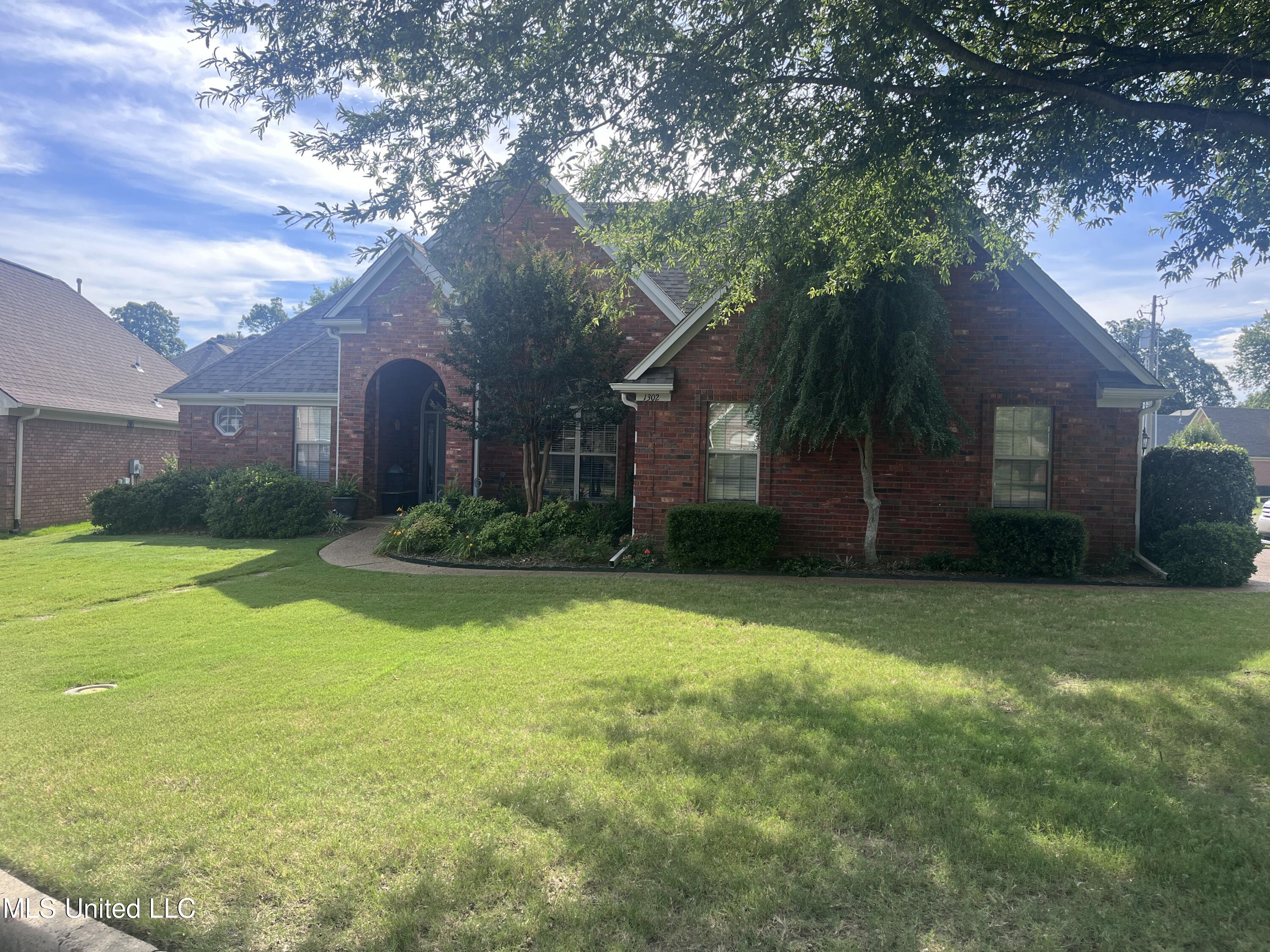 1302 Ridge Cove Hernando, MS 38632 - Photo 1 of 24 IMG_1678