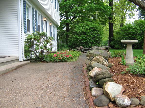 51 Paucatuck Road West Springfield, MA 01089 - Photo 2 of 8 Gallery Image 2