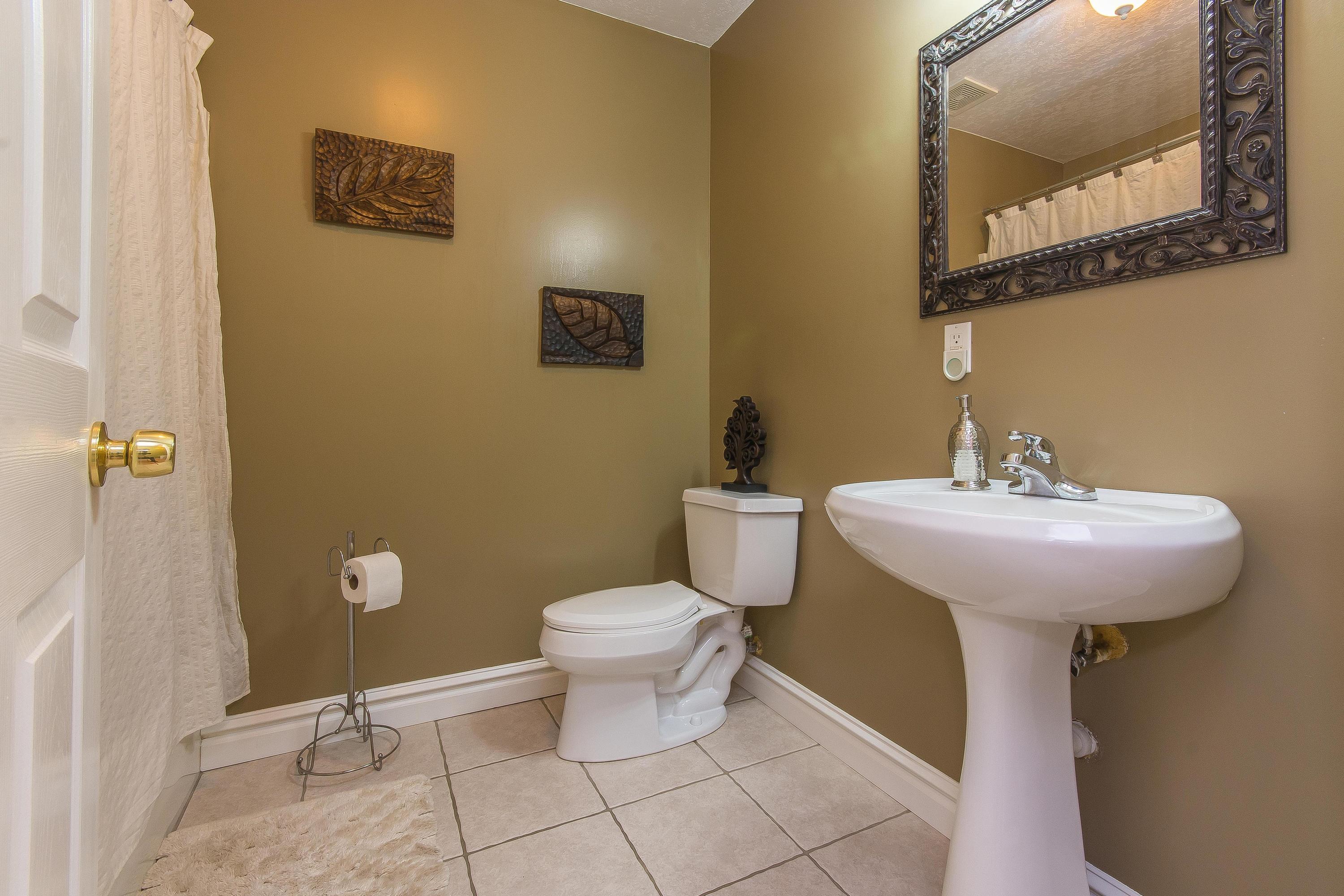 11930 Thatch Road Harrison, TN 37341 - Photo 16 of 38 Halll Main Level Full Bath