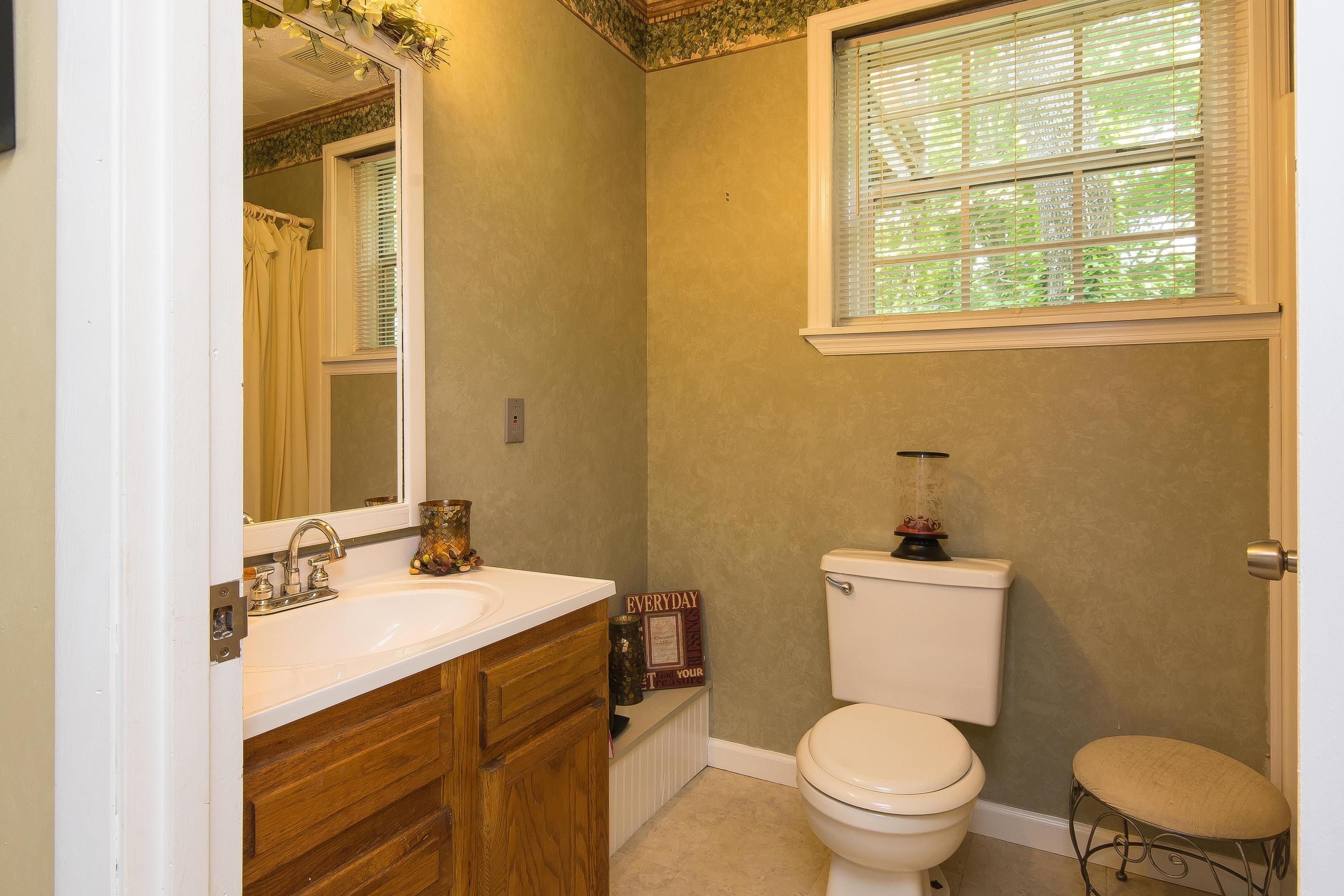 11930 Thatch Road Harrison, TN 37341 - Photo 21 of 38 Full Lower Level Bath