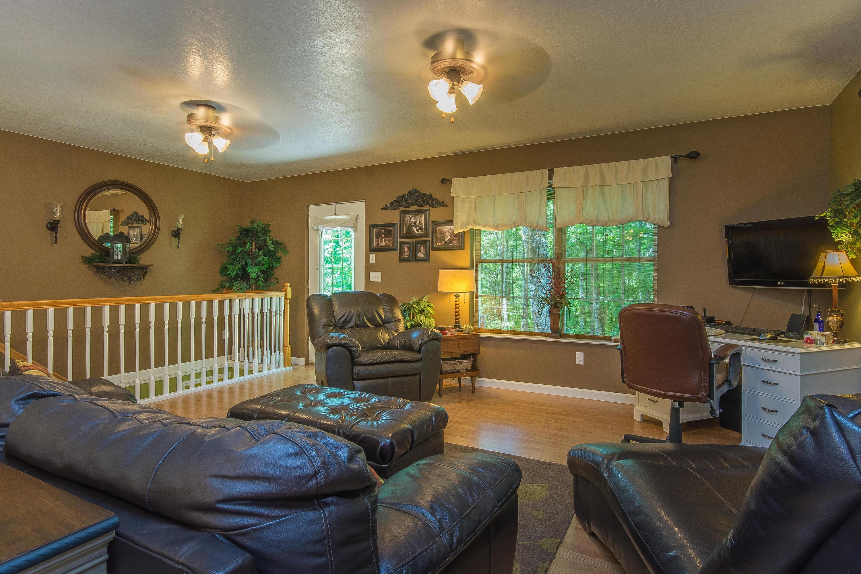 11930 Thatch Road Harrison, TN 37341 - Photo 4 of 38 Great Room